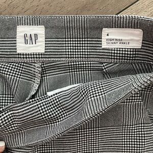 GAP High Rise Skinny Ankle pants size 4